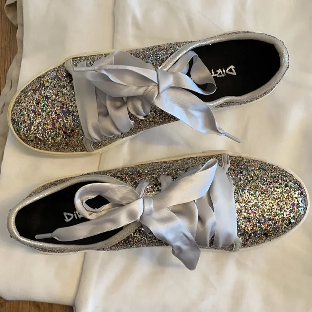 DIRTY LAUNDRY GLITTER SNEAKERS.  NEW